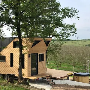 Couette-café Tiny House Et Bain Nordique à La Ferme, Cuzance
